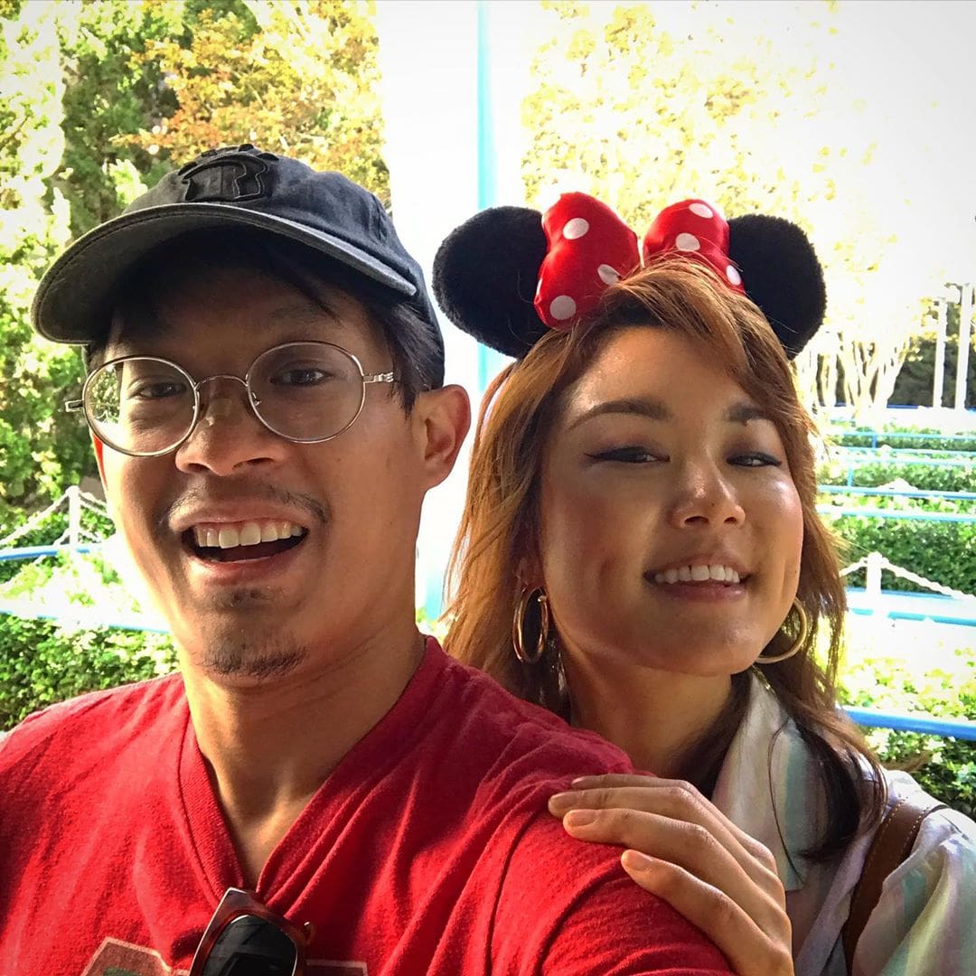 A picture of Stanley Wong taking selfie with his girlfriend Felica Shanno.