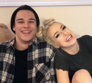 Somer Hollingsworth with his ex-girlfriend Tana Mongeau .