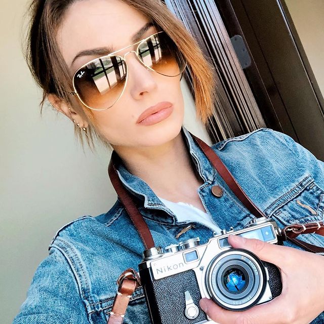 Seraina selfie pic with her camera