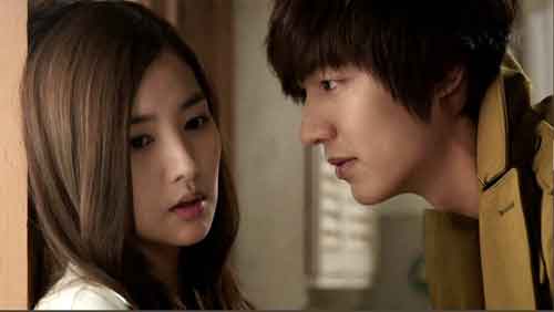 Lee Min Ho with his co-actor Park Min Young in the drama City Hunter