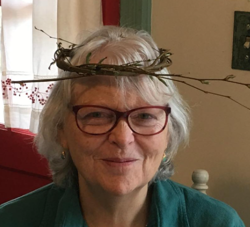 Pegeen Michael Daly, the daughter of the late legendary actor James Daly and actress Hope Newell, gained recognition as the sibling of renowned personalities Tyne Daly and Tim Daly.
