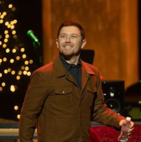 Scott McCreery is a popular country singer from the United States.