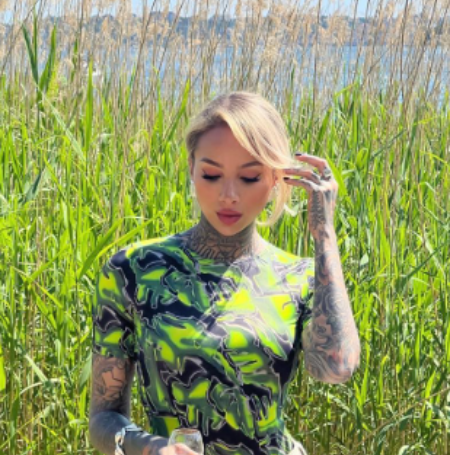 Cleo Kinnaman is a popular tattoo artist known for making black and gray pictures.