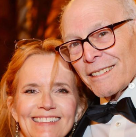 Howard Deutch started working in part of a company that makes advertisements at United Artists Records.