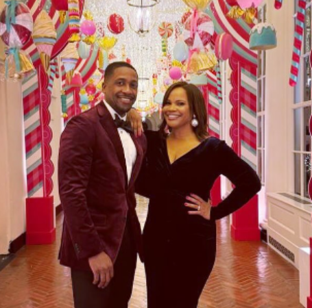 Laura Coates is married to Dale Gordon.