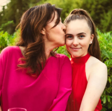 Lochlyn Munro tied the knot with Sharon Munro, a native of Canada.